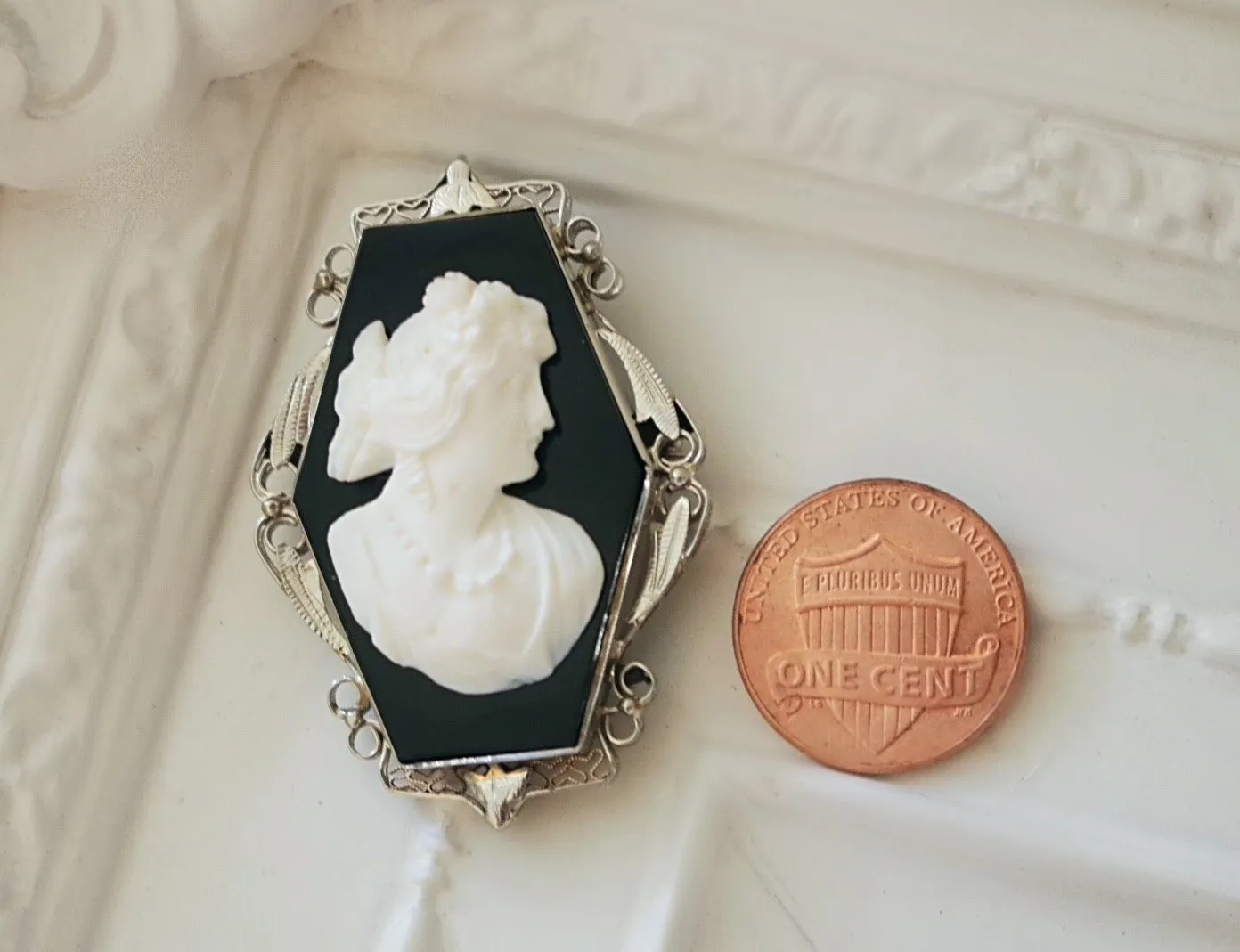 14k White Gold & Hardstone Onyx Cameo Pendant or Brooch
