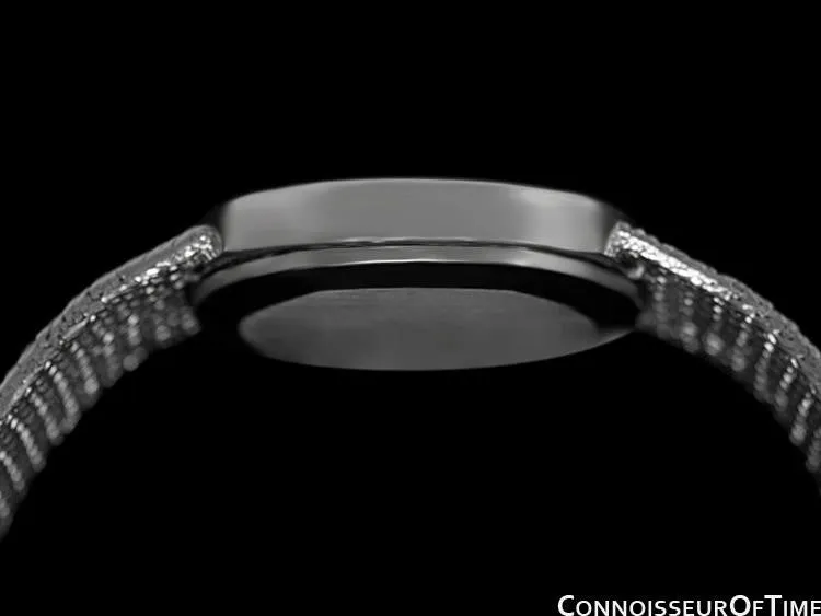 1974 IWC Vintage Mens Dress Watch with Bracelet, Caliber 423 - Stainless Steel