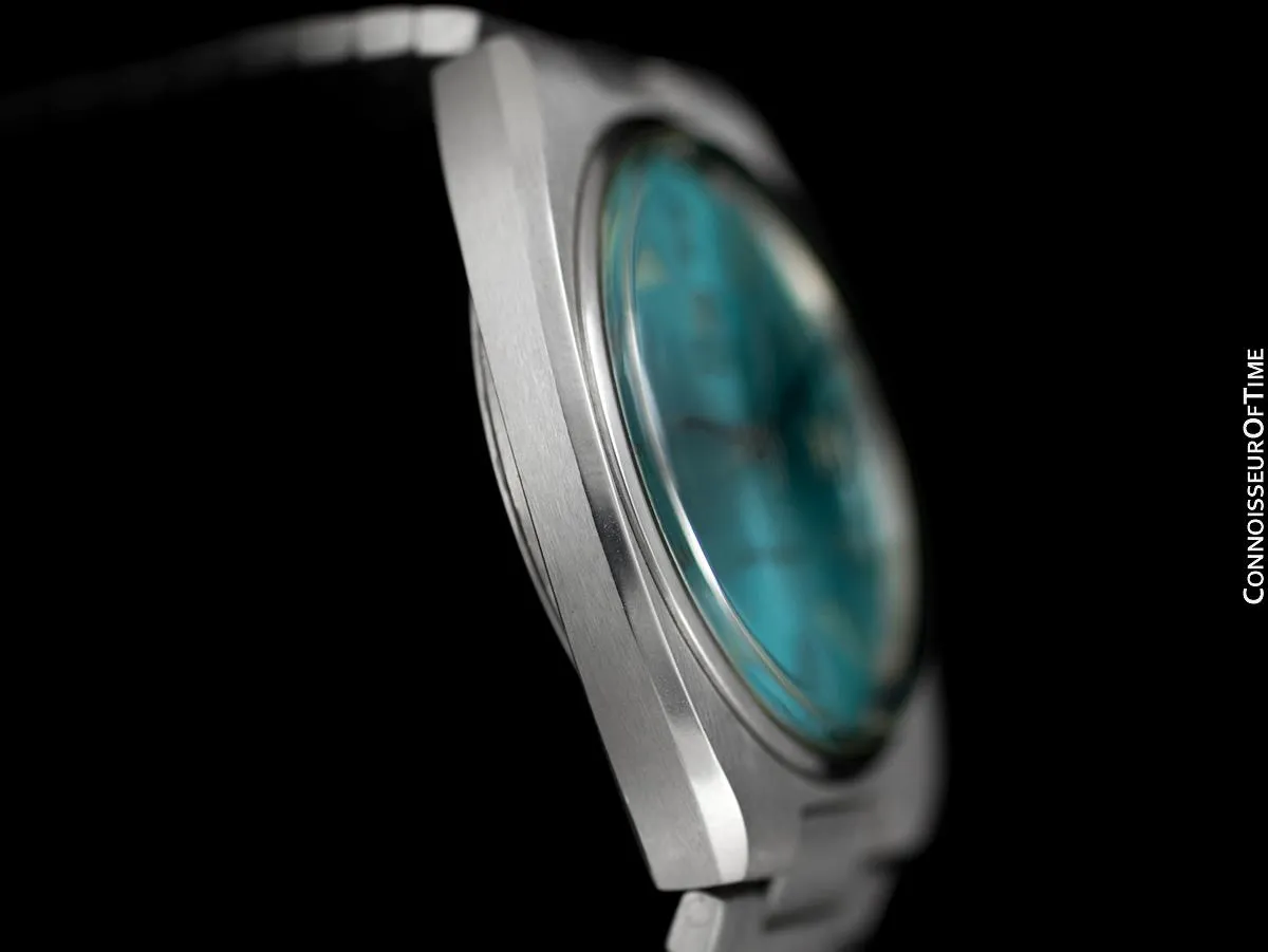 1975 Omega Seamaster Vintage Mens Bracelet Watch with Tiffany Blue Dial, Automatic, Date - Stainless Steel