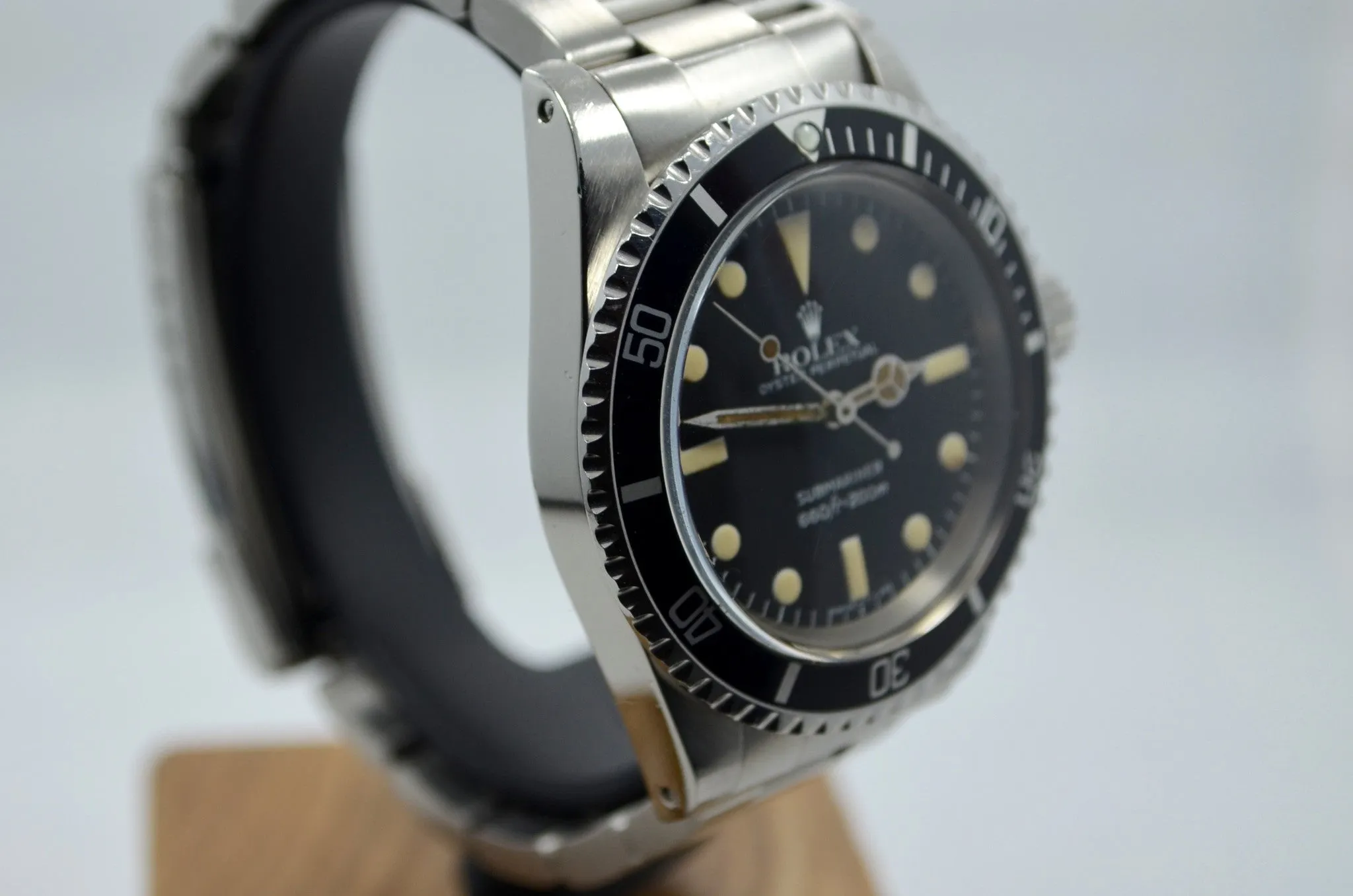 1981  Rolex 5513 Submariner Stainless Steel 7.2 Mil Wristwatch Box Papers