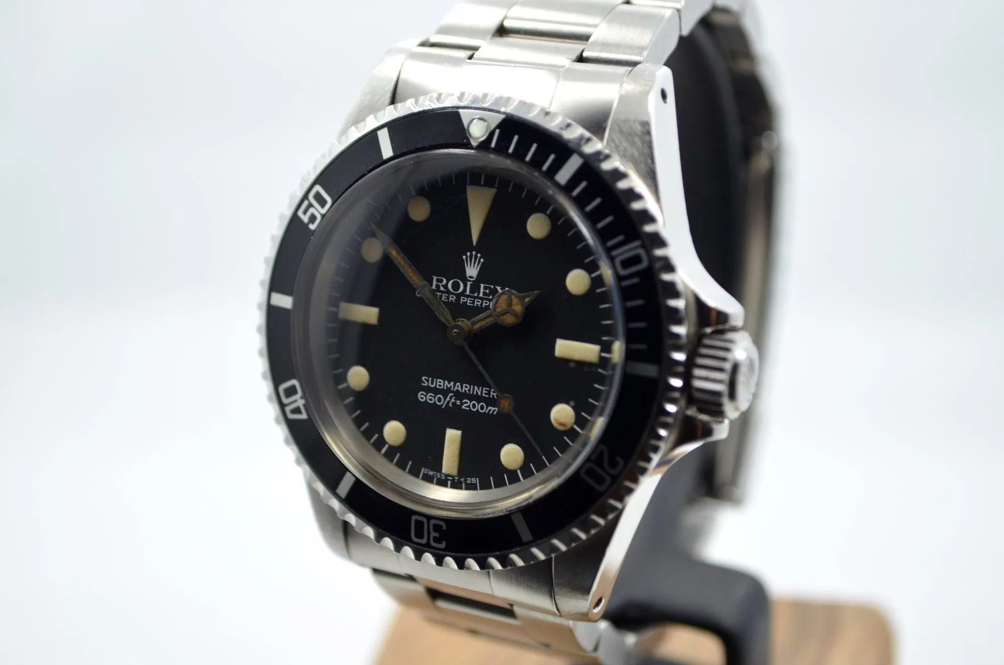 1981  Rolex 5513 Submariner Stainless Steel 7.2 Mil Wristwatch Box Papers