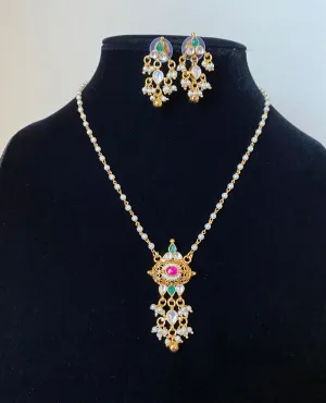 Ashitarmagam Simple Pachi Kundan Chain Set