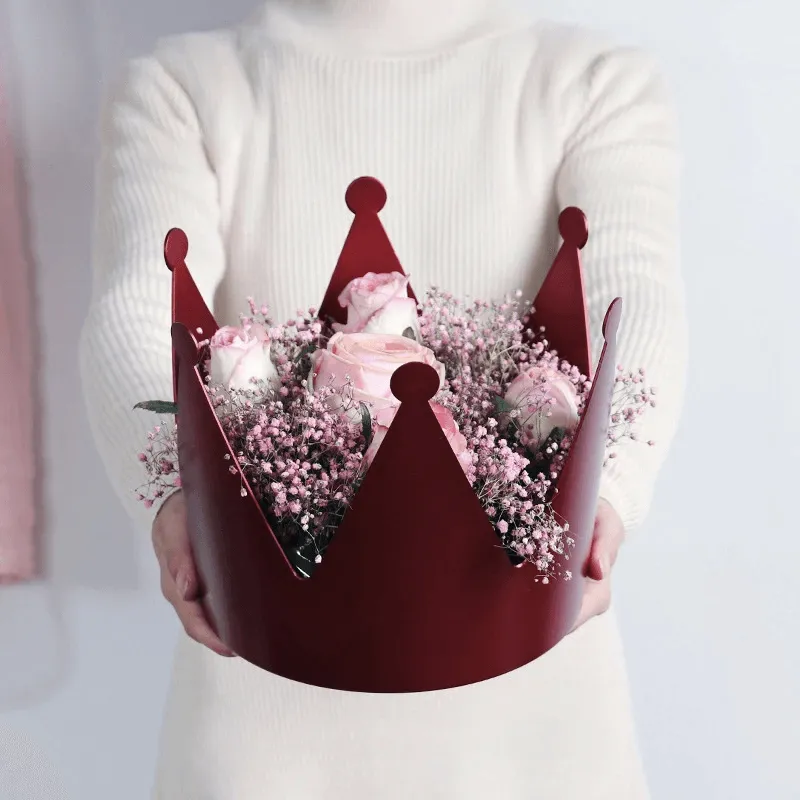 Creative Crown Gift Box - Elegant Presentation Solution