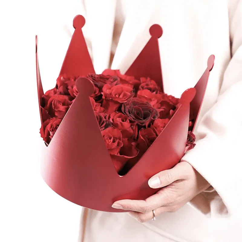 Creative Crown Gift Box - Elegant Presentation Solution