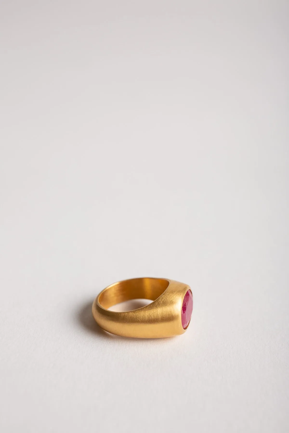 ELI HALILI | 22K OVAL RUBY RING