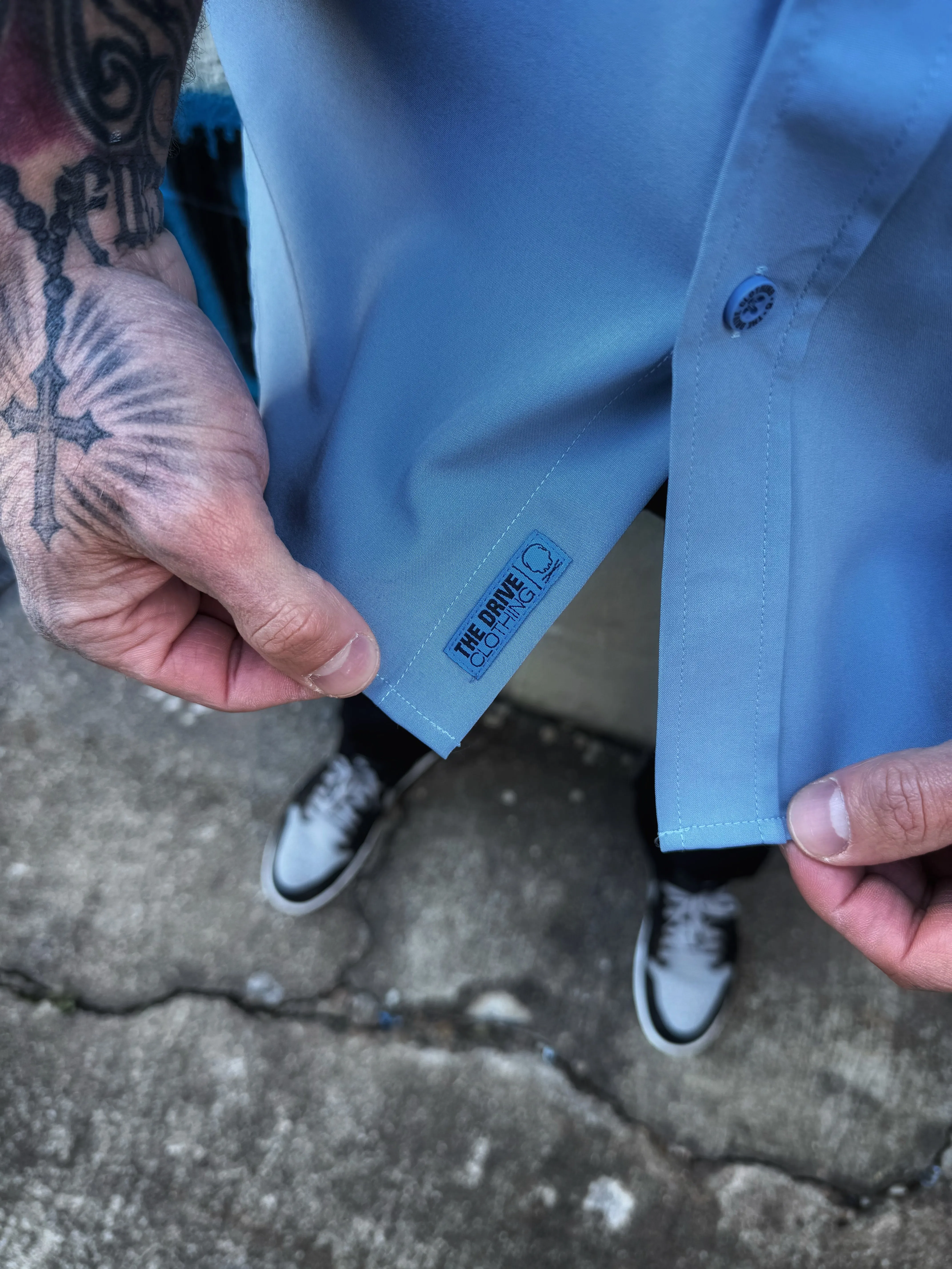 ESSENTIAL AQUA BLUE BUTTON UP