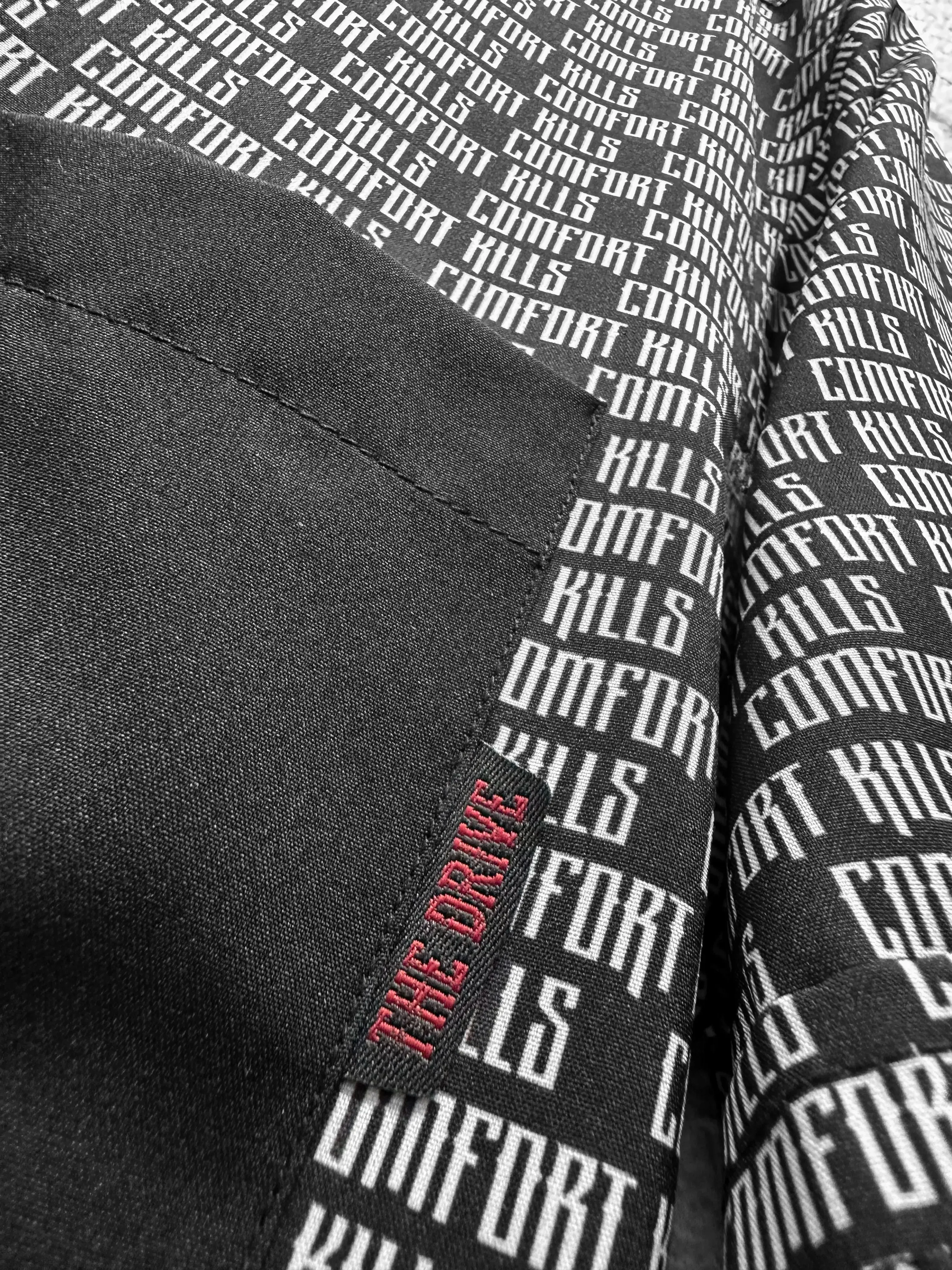 ESSENTIAL COMFORT KILLS BUTTON UP