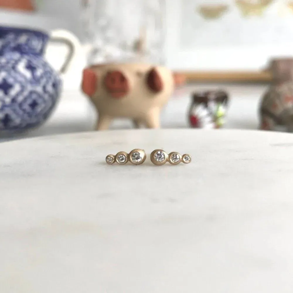 Graduated Granule   Diamond Studs