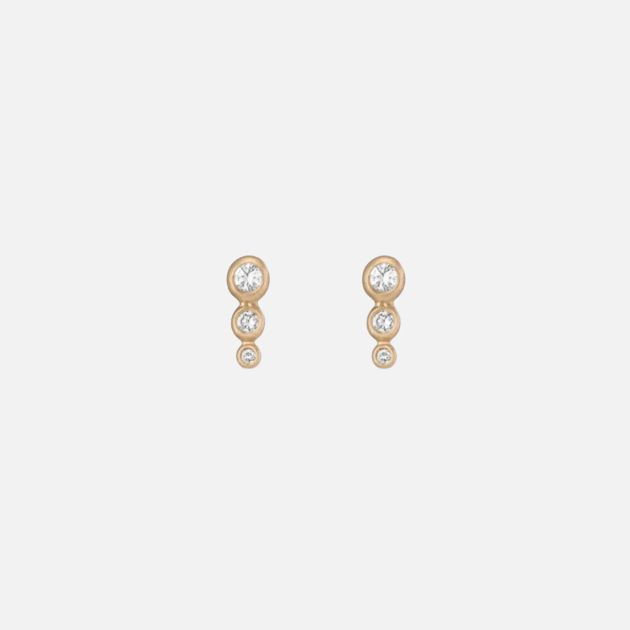 Graduated Granule   Diamond Studs