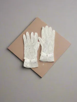 Lace gloves with bow