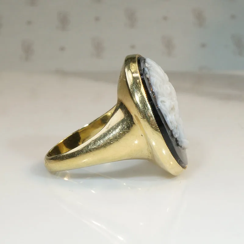 Sisters Victorian Cameo in 1920s Gold Ring