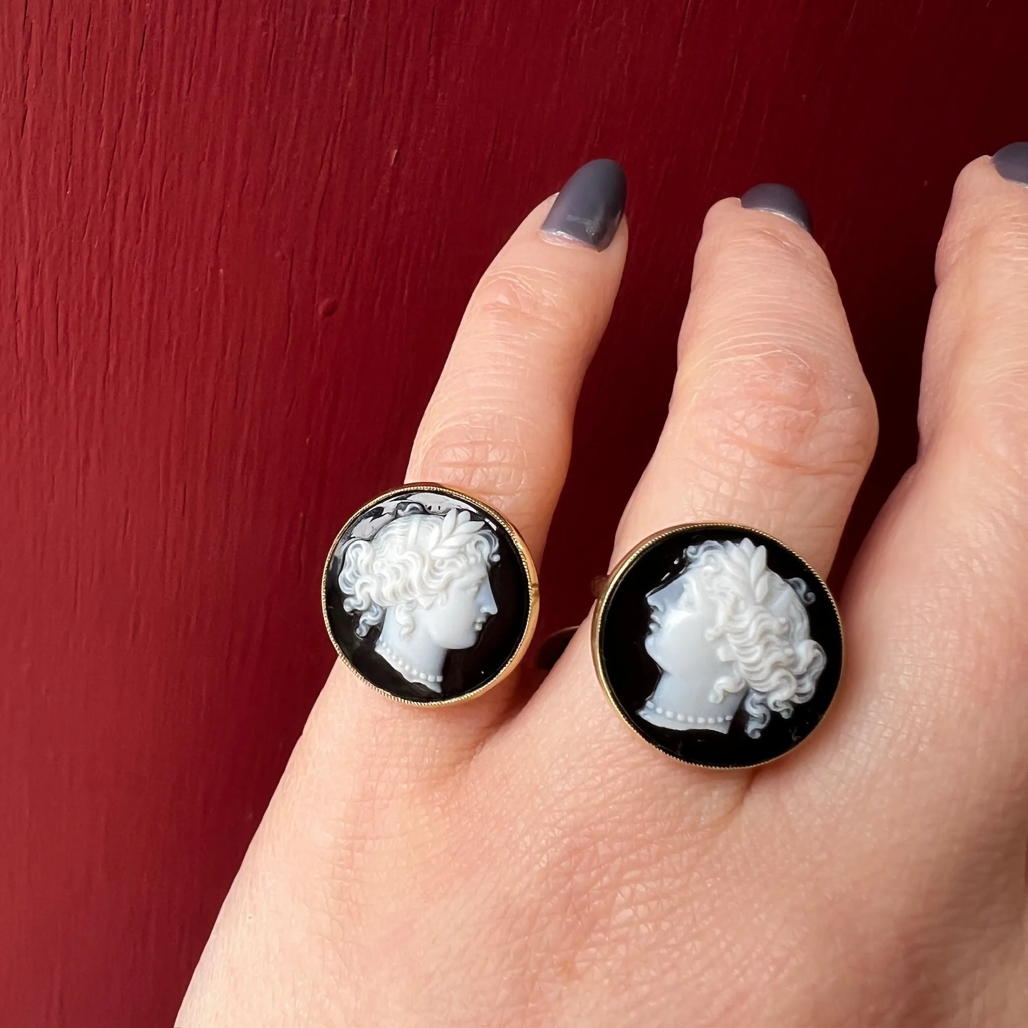 Sisters Victorian Cameo in 1920s Gold Ring