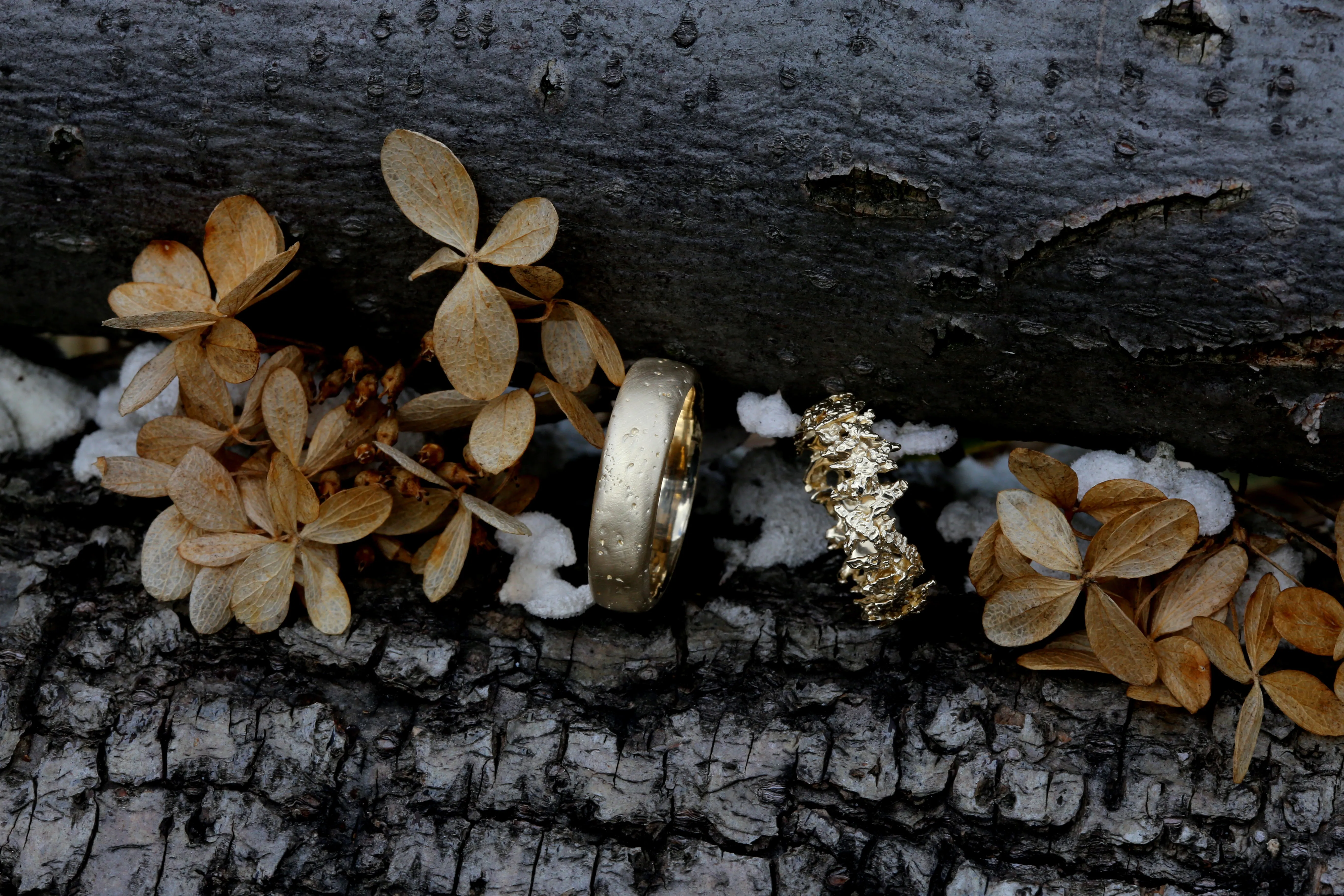 Volcanic lava wedding ring  in 14k yellow gold