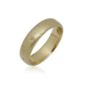Volcanic lava wedding ring  in 14k yellow gold
